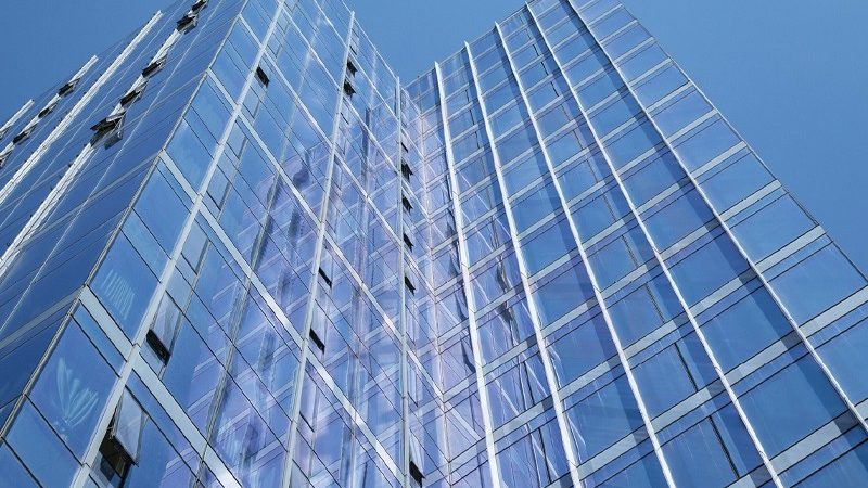 铝合金门窗加盟代理：技术门槛与成本考量