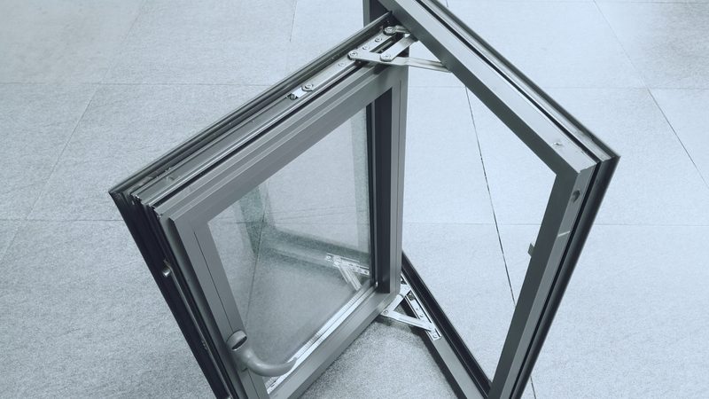断桥铝门窗型材施工现场，这些细节你注意到了吗？**